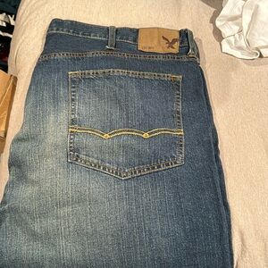 Men’s American Eagle relaxed, straight jeans